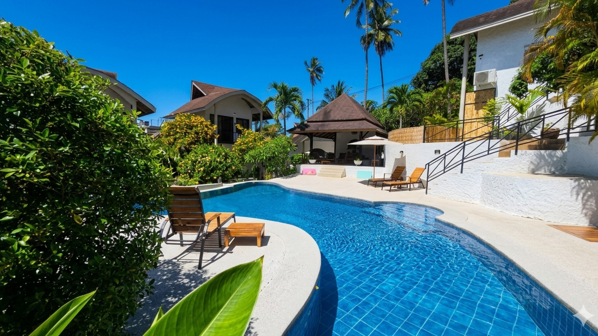Karma Sawet hilltop villa above Maenam, Koh Samui